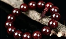 小叶紫檀手串佩戴禁忌