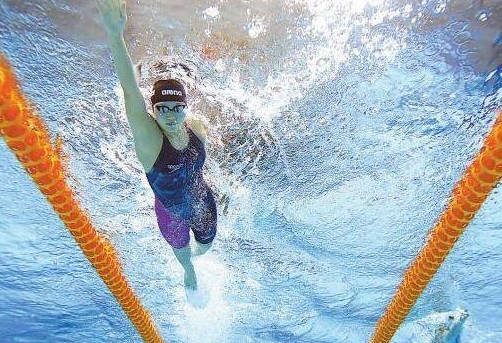 游泳要戴耳塞吗