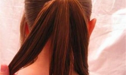 手推波纹新娘发型