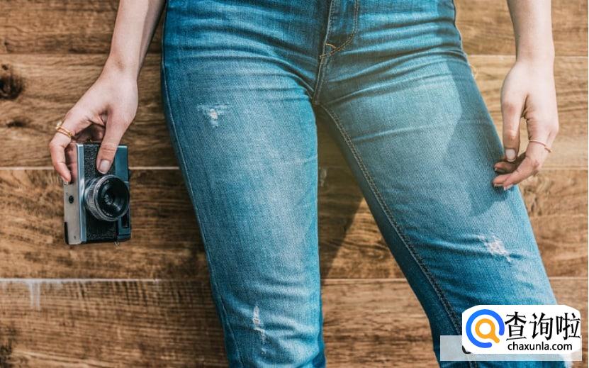 如何用缝纫机补裤洞