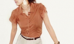 咖啡色配什么颜色才不显得老气