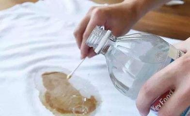 衣服碰到锅黑怎么洗掉