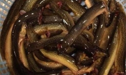 泥鳅鱼怎么做好吃，泥鳅鱼炖茄子的家常做法