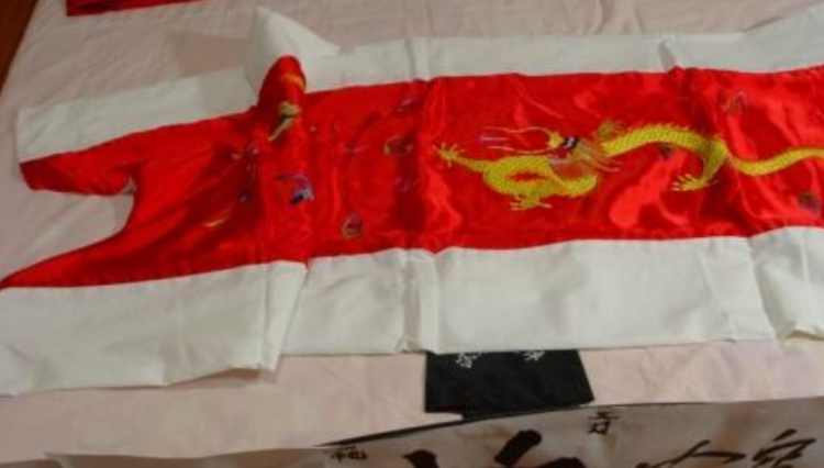 人死后为什么要穿五领三腰