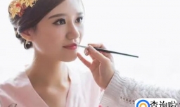伴娘化妆是自己画吗