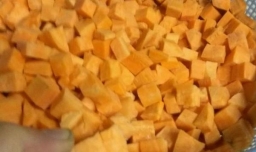 煎红薯粒饼的做法