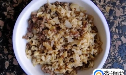 笋丁炒沫肉的家常做法