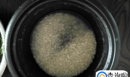 如何制作笋叶清粥？