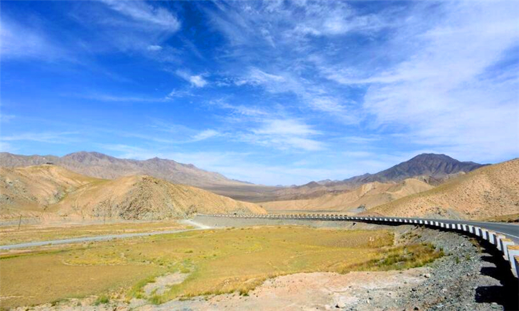 柴达木盆地位于哪个高原