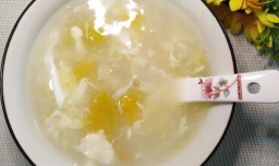 怎样做美味的南瓜鸡蛋疙瘩汤？