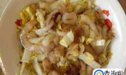 五花肉洋葱炒娃娃菜