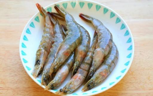 做虾前的处理步骤