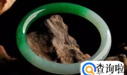 翡翠镯子会越带越透吗