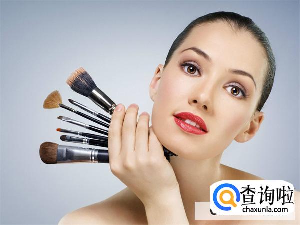 女生上了大学能化妆吗