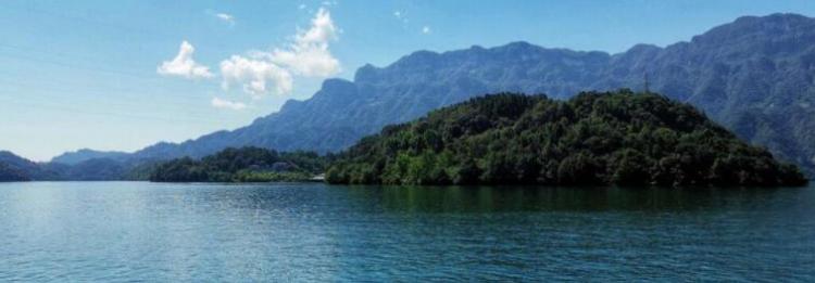 青山遮不住的下一句是什么