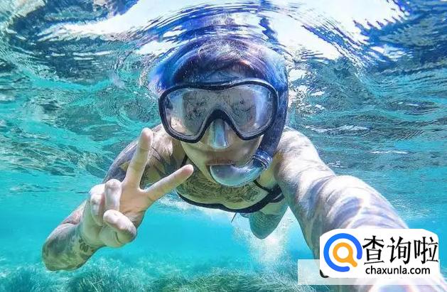 潜泳怎么潜下去