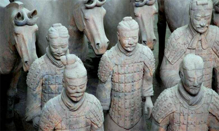 兵马俑本来的颜色是