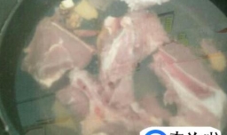 玉米排骨胡萝卜汤的做法,胡萝卜玉米排骨汤怎么做好吃