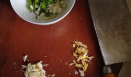 如何做番茄鲫鱼汤？