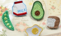 衣服有个小洞如何修补