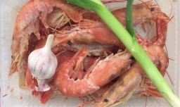 如何做爆炒红虾？