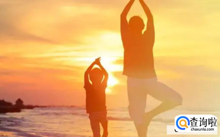 亲子瑜伽的动作该怎样做