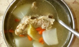 营养滋补白萝卜筒骨汤的做法