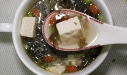 怎样做美味的紫菜豆腐汤？