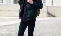 男士羽绒服如何搭配最型