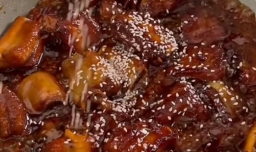 糖醋排骨是先放糖还是先放醋（先放糖）