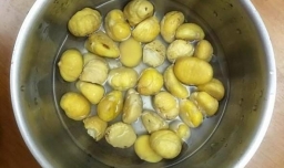 教你做超级美味的栗子焖乌骨鸡