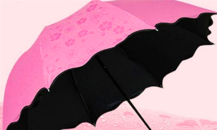 为什么多数伞黑胶在外