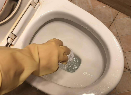 马桶堵了用什么通