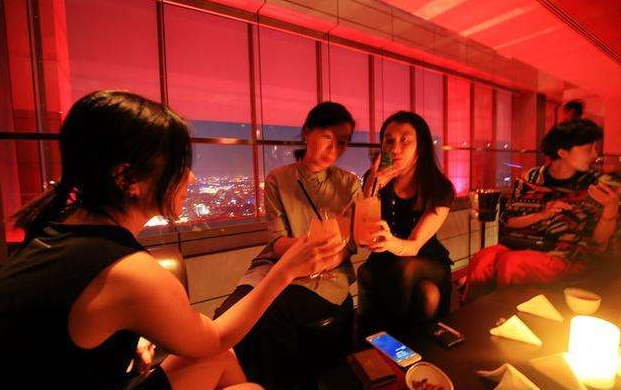 酒吧和夜店是一样的吗