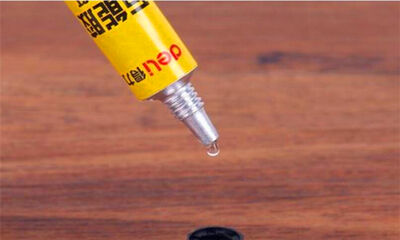 万能胶水能粘什么