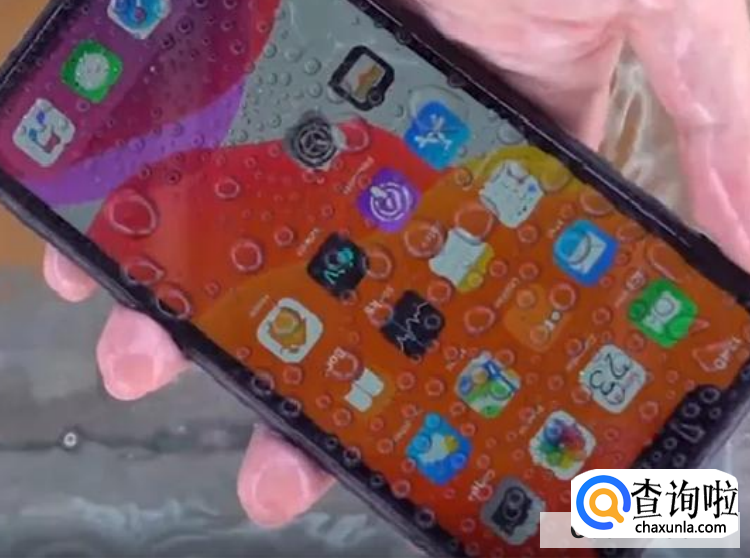 手机掉水里屏幕有条纹怎么办