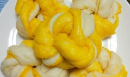 如何做双色南瓜花卷？