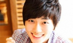 圆脸男生适合什么发型