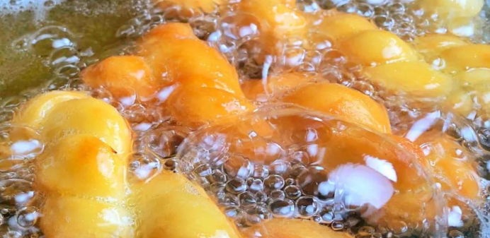 外面带糖的麻花做法