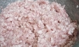 酸菜猪肉饺子馅的做法