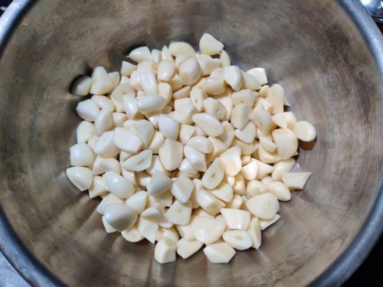 腊八蒜怎么腌制又绿又好吃