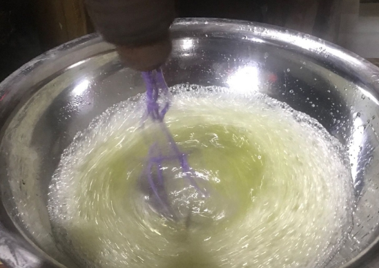 怎样快速把蛋清打成奶油状