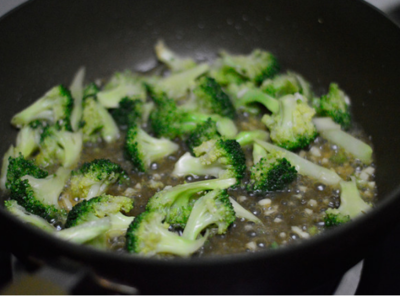 怎么炒西兰花好吃