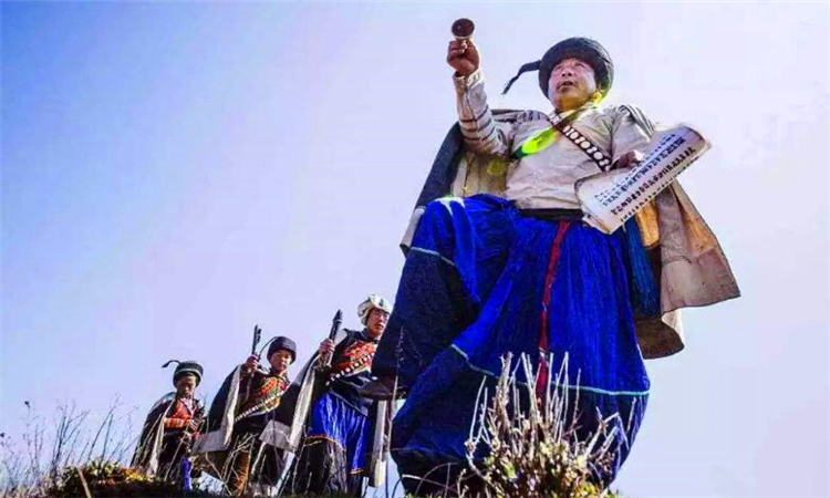 毕摩文化对彝族传统社会的影响