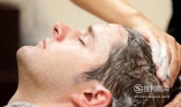 打理炫酷男生发型