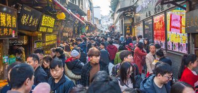 万人空巷的意思是什么