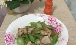 如何做芥菜炒肉？