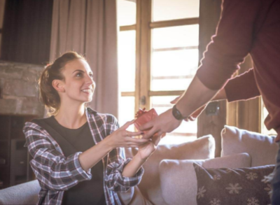 女朋友跟妈妈吵架了怎么安慰