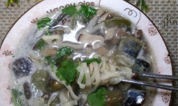 怎样做美味的扁豆松花蛋汤面？