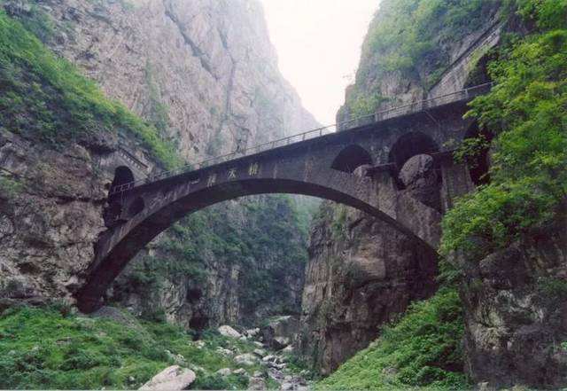 闷雷滚动是什么意思